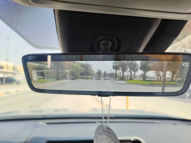 Car image 32