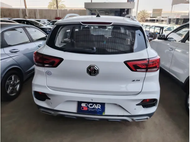 Car image 6