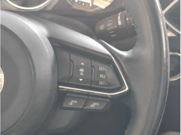 Car image 30