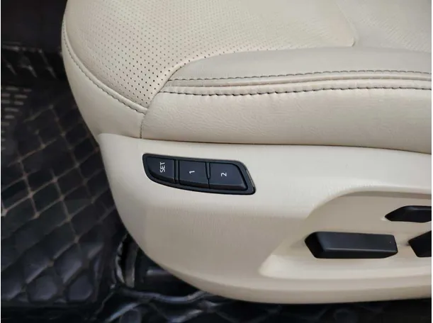 Car image 47