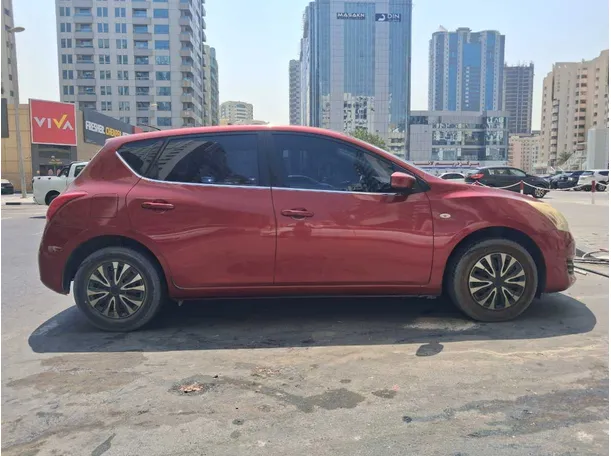 Car image 4