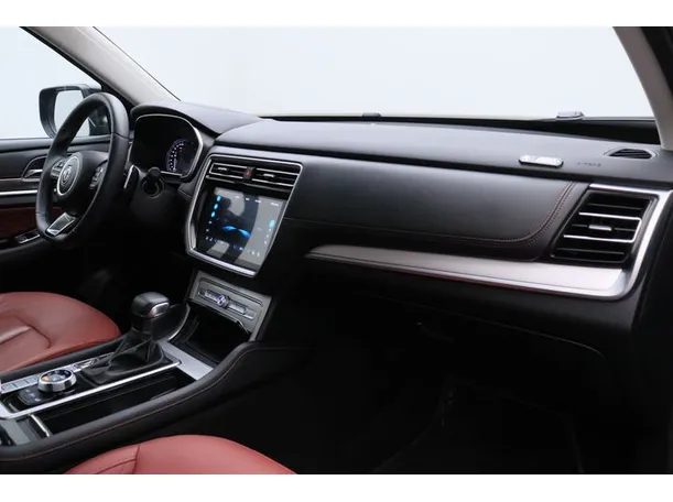 Car image 10