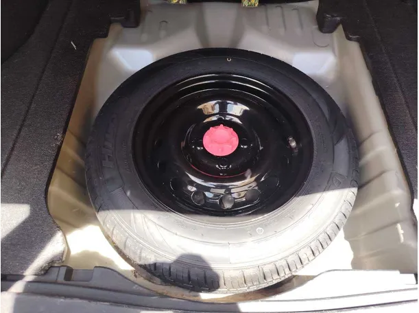 Car image 25