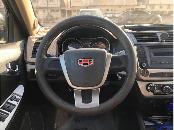 Car image 18