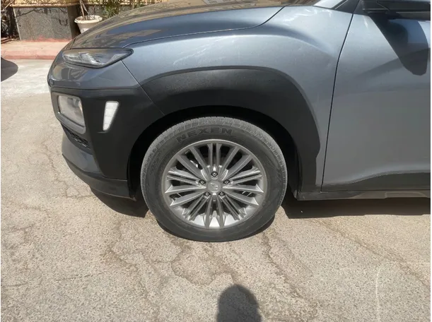 Car image 9