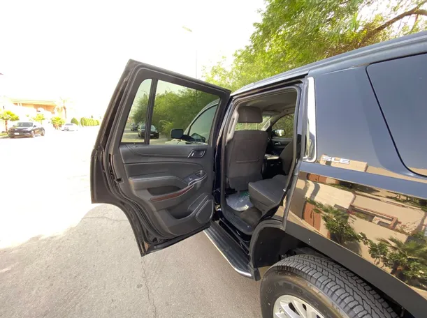 Car image 13