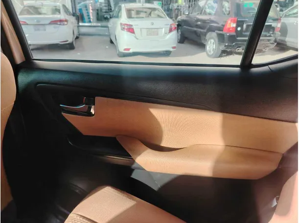 Car image 39