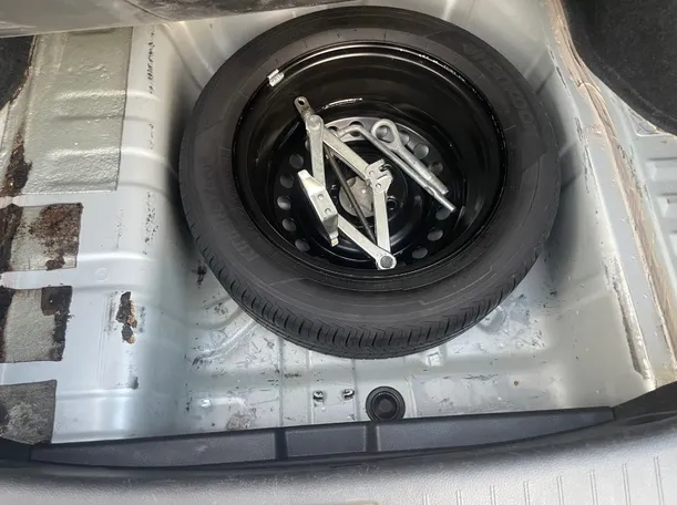 Car image 23