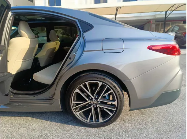 Car image 20
