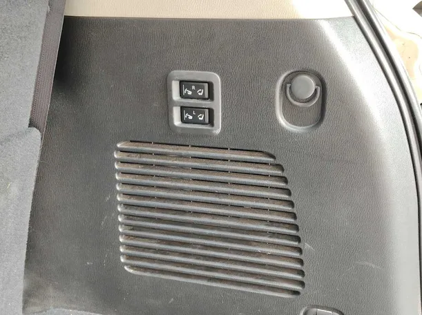 Car image 44