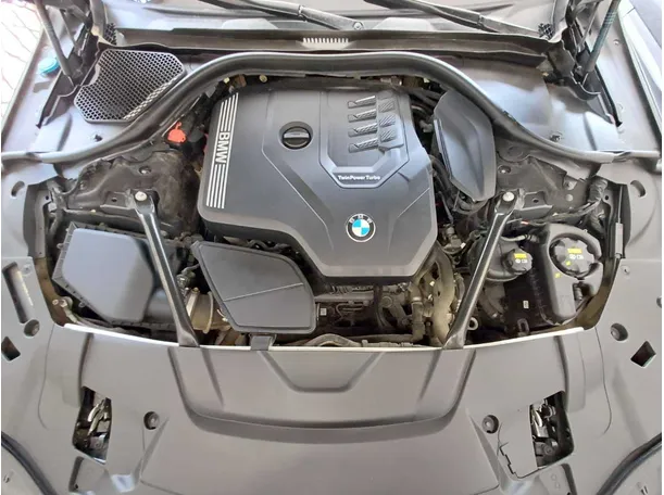 Car image 17