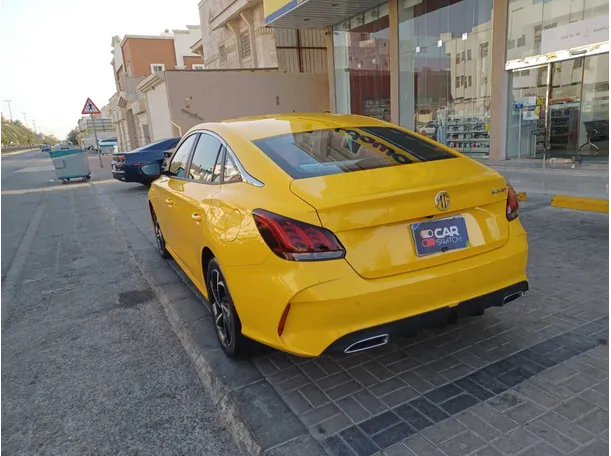 Car image 7