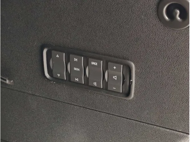 Car image 35