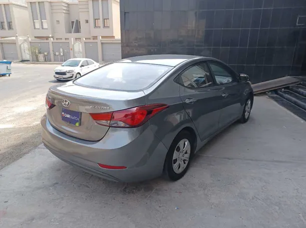 Car image 5