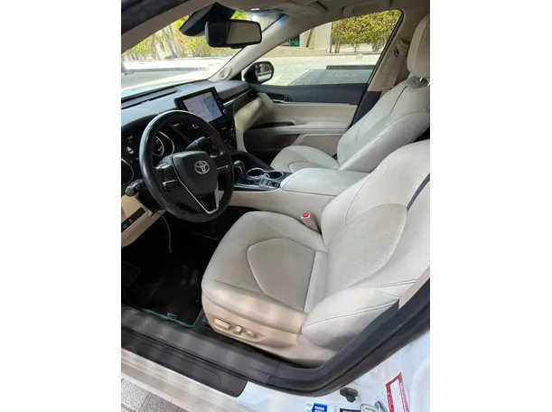 Car image 10