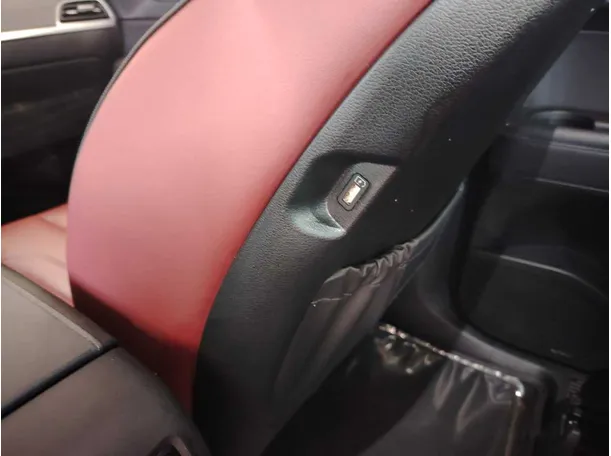 Car image 36