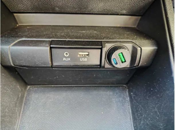 Car image 26