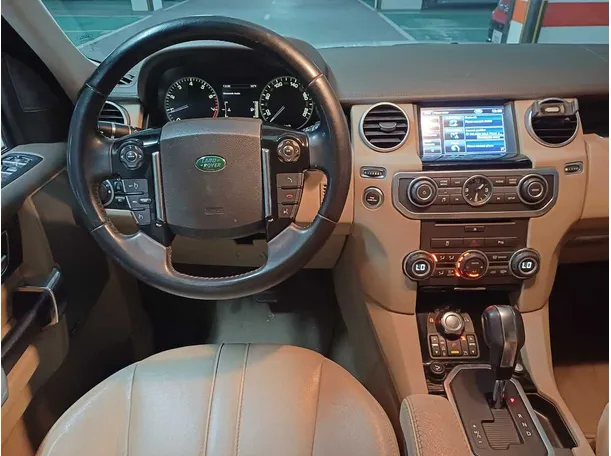 Car image 17