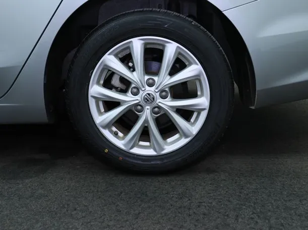 Car image 7