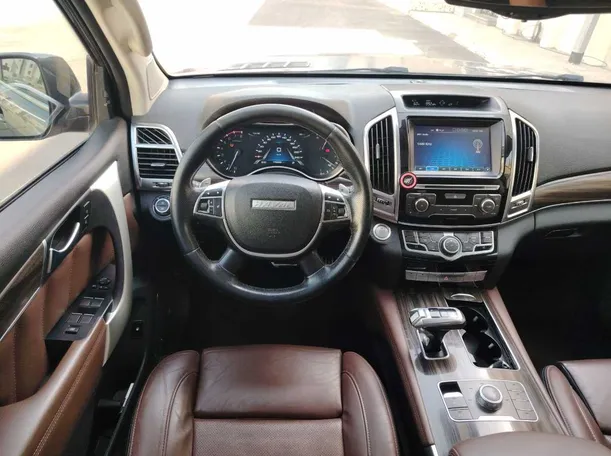Car image 28