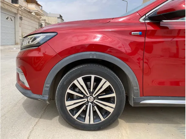Car image 9