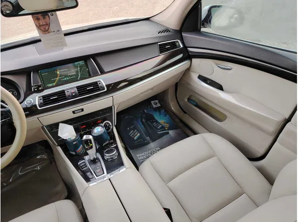 Car image 21