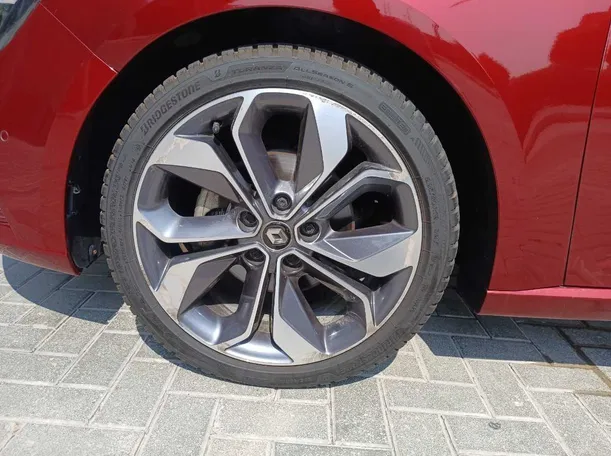 Car image 9