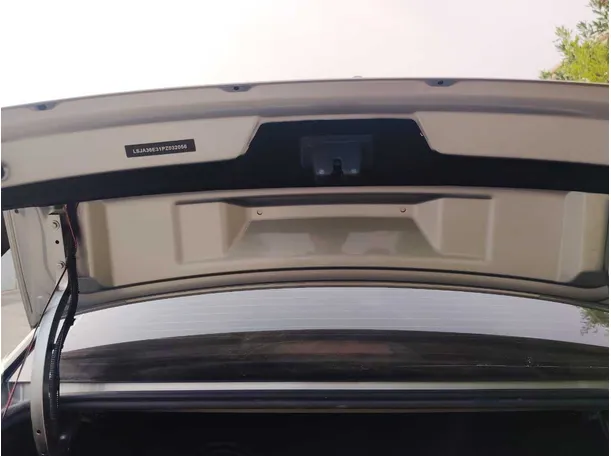 Car image 29