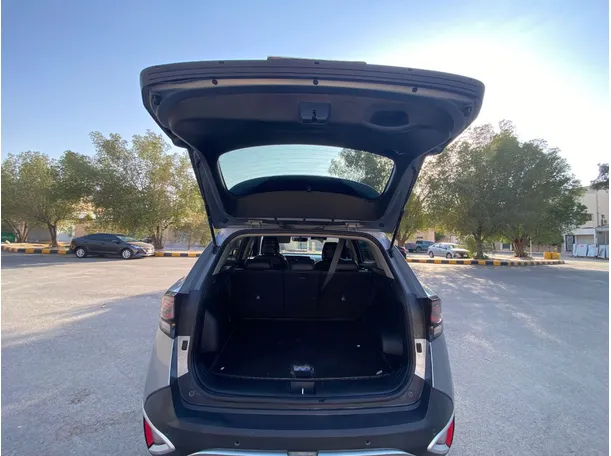 Car image 20