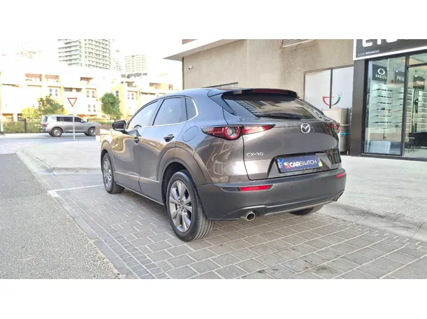 Car image 7