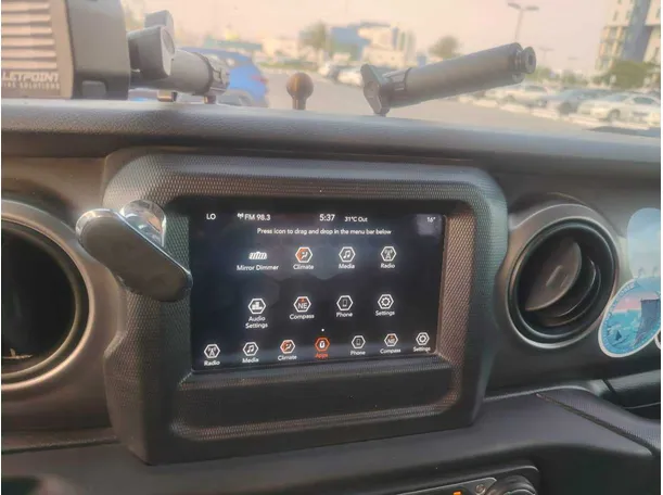 Car image 23