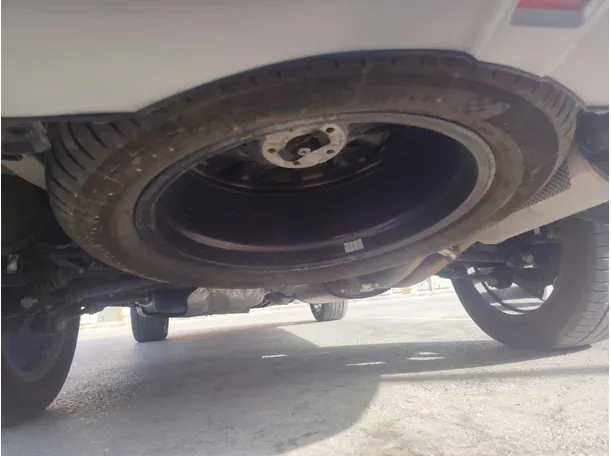 Car image 30