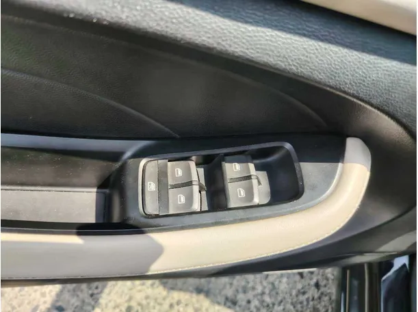 Car image 39
