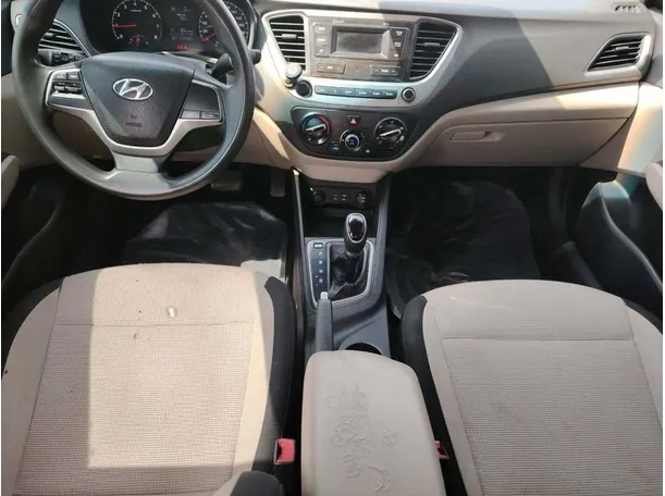 Car image 26