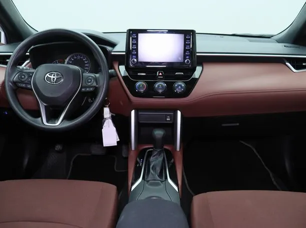 Car image 14