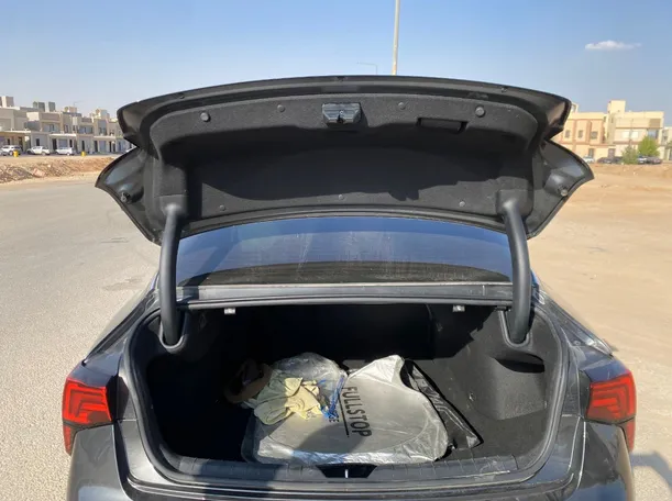 Car image 20