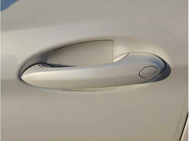 Car image 31