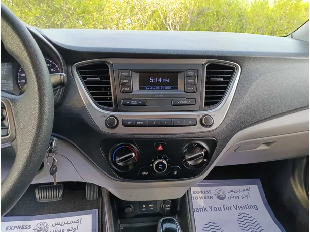 Car image 16