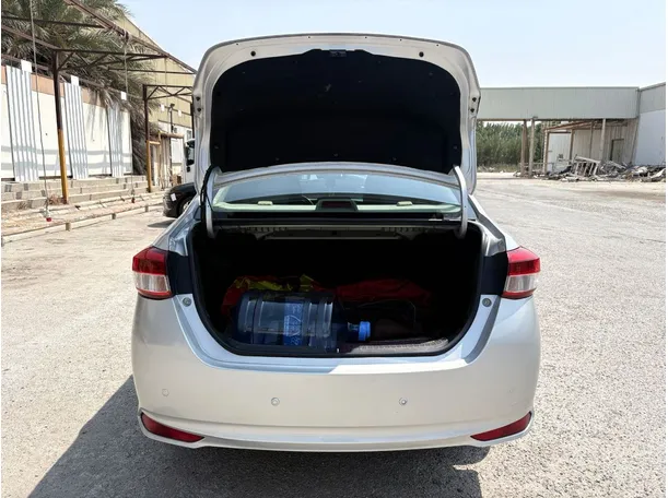Car image 23