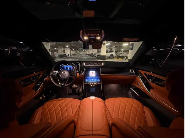 Car image 17