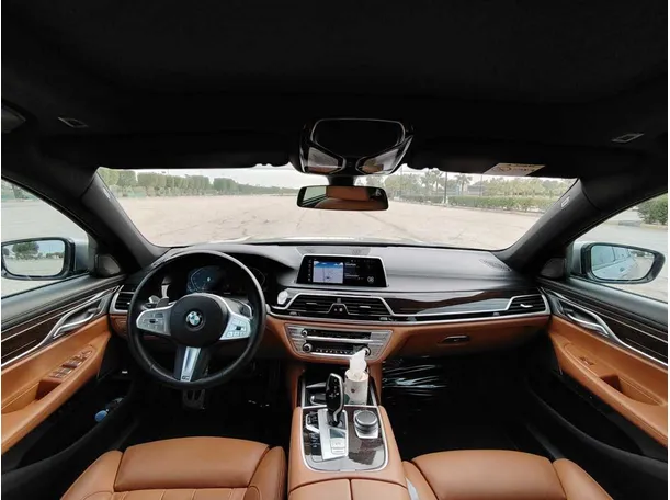 Car image 13