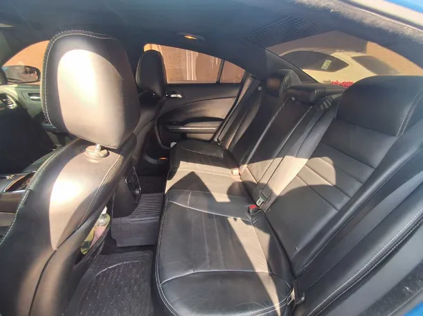 Car image 13