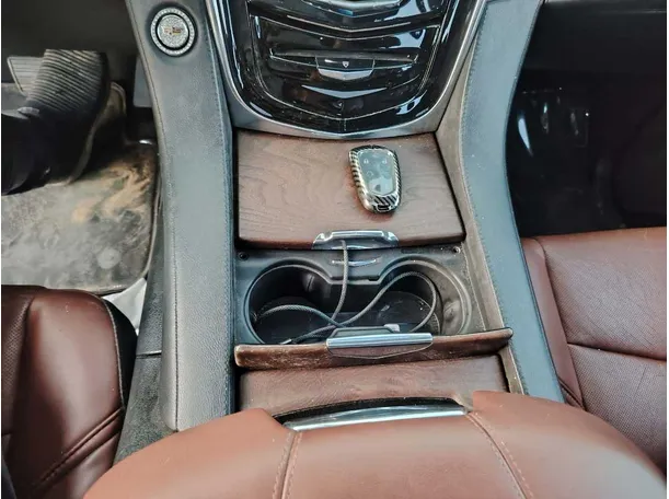 Car image 23