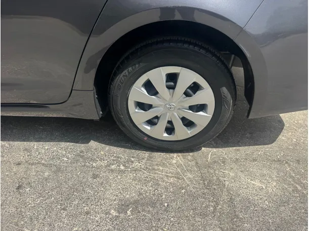 Car image 9