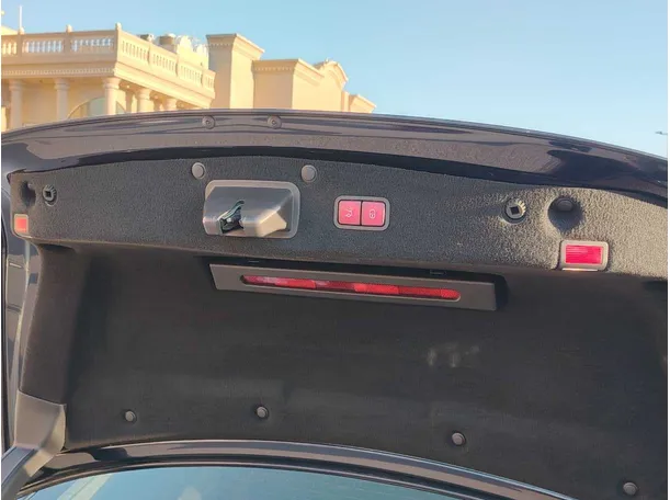 Car image 27