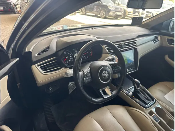 Car image 13