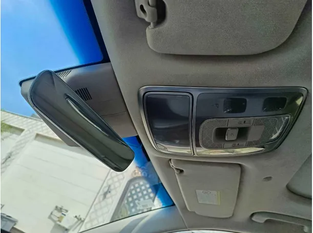 Car image 35