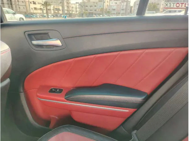 Car image 36