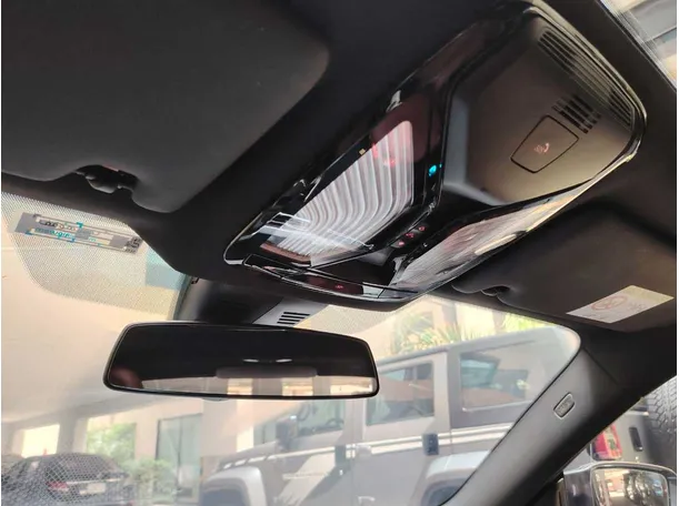 Car image 35