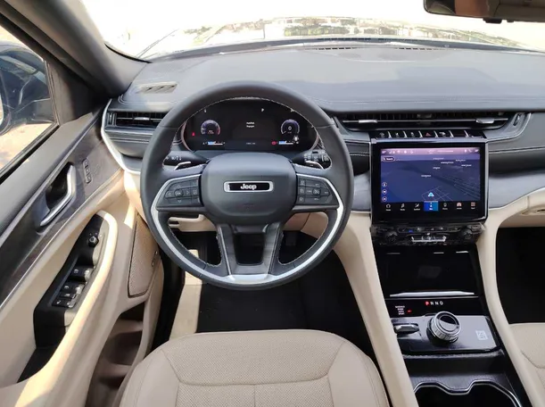 Car image 27